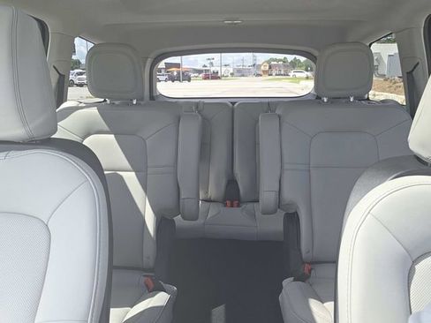 New 2025 Lincoln Aviator 2WD w/ Jet Appearance Package image 9