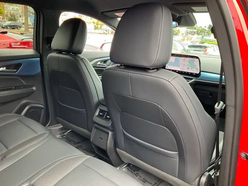 Used 2024 Chevrolet Equinox EV LT FWD image 56