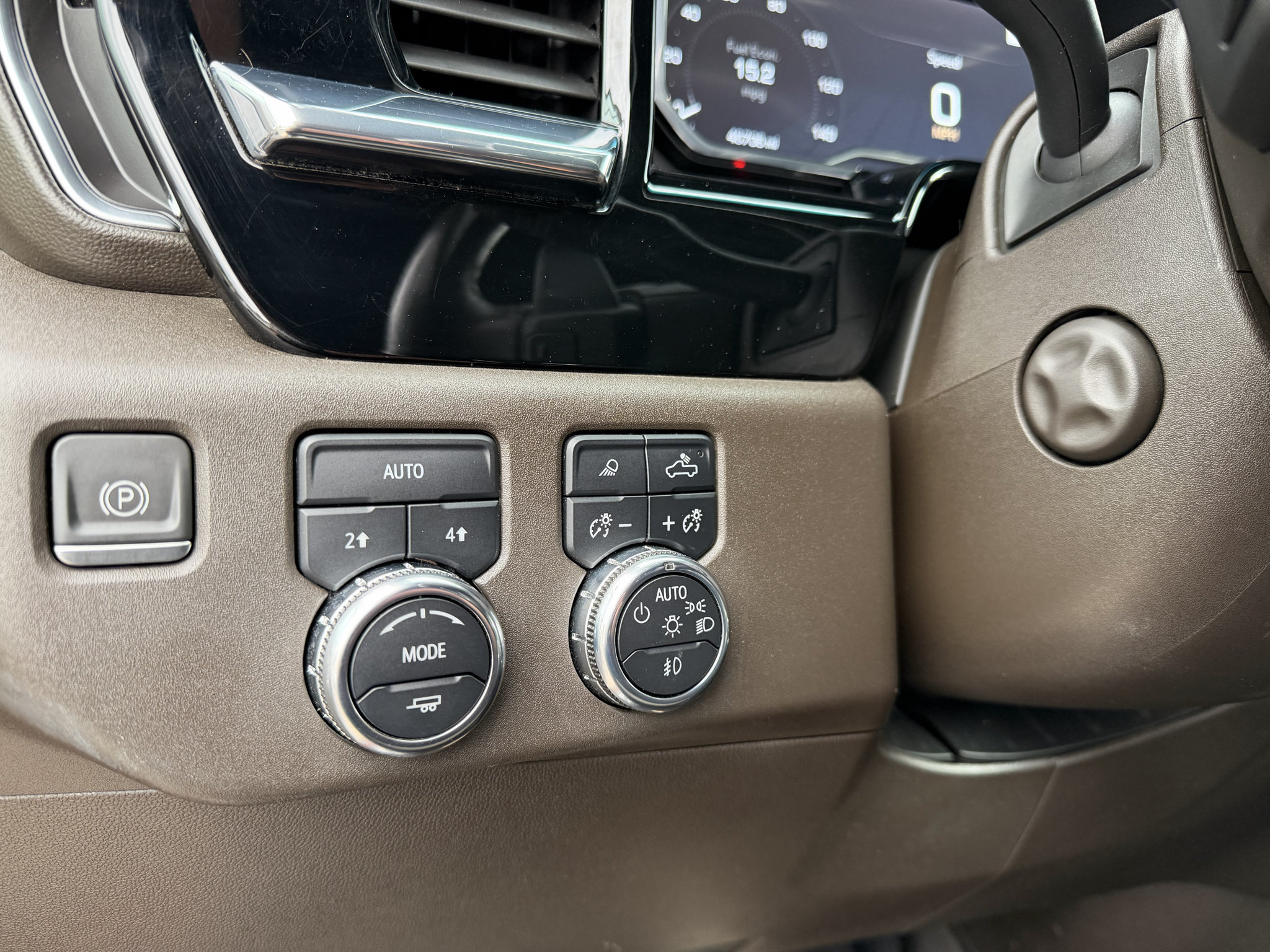 Used 2022 GMC Sierra 1500 SLT w/ SLT Convenience Package AWD/4WD image 25