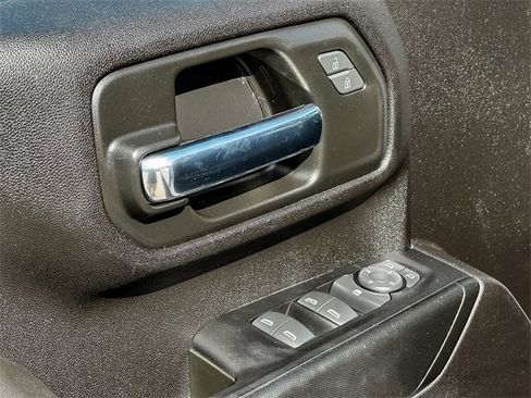 Used 2022 Chevrolet Silverado 2500 Custom w/ Custom Convenience Package image 12