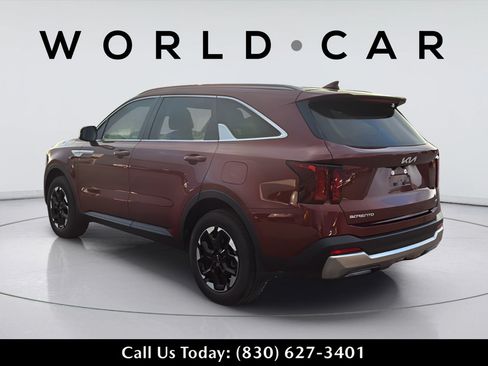 Certified 2025 Kia Sorento S AWD/4WD image 10