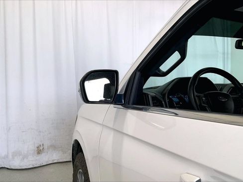 Used 2018 Ford Expedition XLT w/ Equipment Group 202A RWD image 10