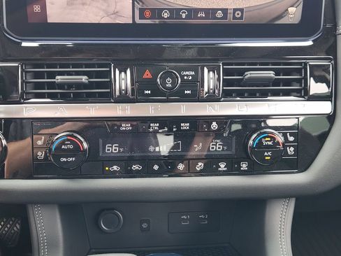 New 2026 Nissan Pathfinder Platinum FWD image 14