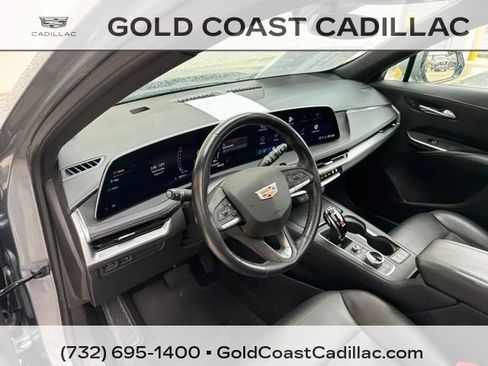 Certified 2024 Cadillac XT4 Luxury w/ Cold Weather Package AWD/4WD image 19
