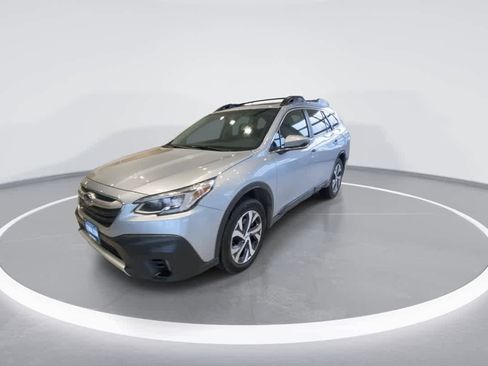 Used 2021 Subaru Outback Limited image 4