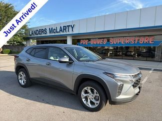Used 2026 Chevrolet Trax LS w/ LS Convenience Package FWD video 1