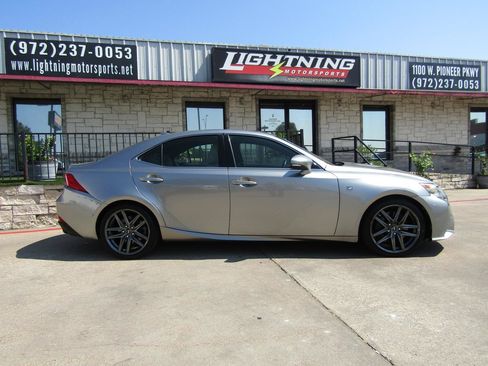Used 2016 Lexus IS 200t w/ F Sport Package RWD image 5