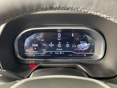 Used 2023 GMC Yukon SLT w/ SLT Luxury Package AWD/4WD image 5