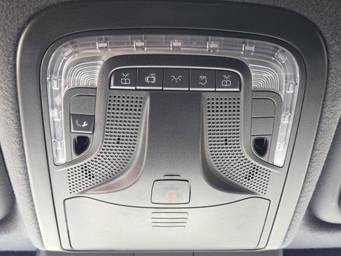 Used 2024 Mercedes-Benz Sprinter 2500 image 32