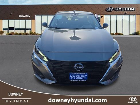 Used 2025 Nissan Altima 2.5 SV FWD image 8