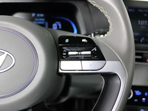 Certified 2025 Hyundai Elantra Sport image 25