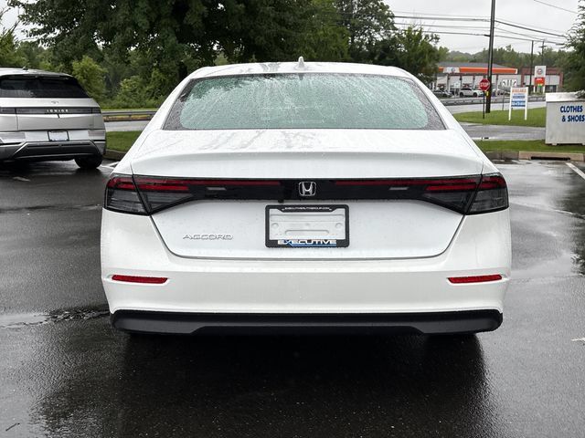 Used 2023 Honda Accord EX image 3