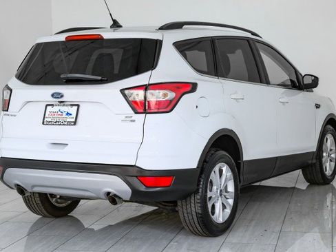 Used 2018 Ford Escape SE w/ SE Sync 3 Package AWD/4WD image 6