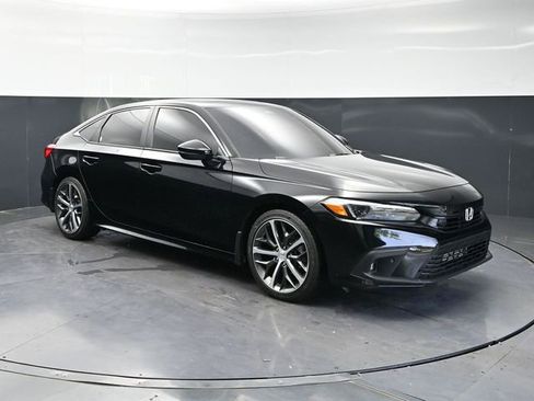 Used 2024 Honda Civic Touring image 3
