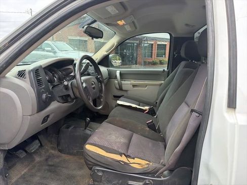 Used 2010 GMC Sierra 2500 W/T AWD/4WD image 9