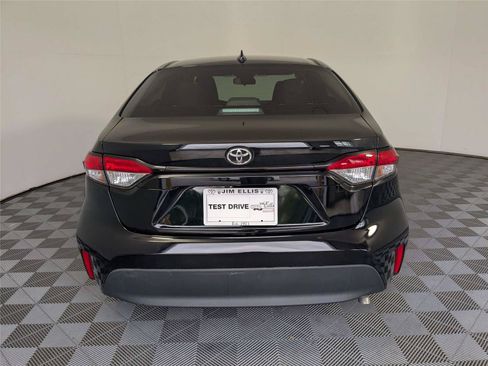Certified 2023 Toyota Corolla LE FWD image 6