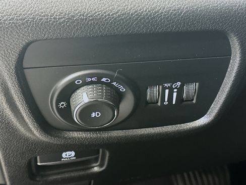 Used 2023 Jeep Grand Cherokee L Limited AWD/4WD image 17