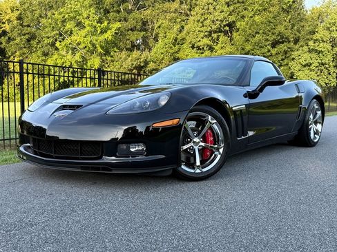 Used 2013 Chevrolet Corvette Grand Sport w/ 2LT Preferred Equipment Group RWD image 2