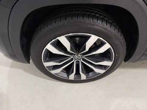 Used 2021 Volkswagen Atlas SEL R-Line AWD/4WD image 11