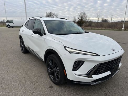 Used 2025 Buick Envision Sport Touring image 11