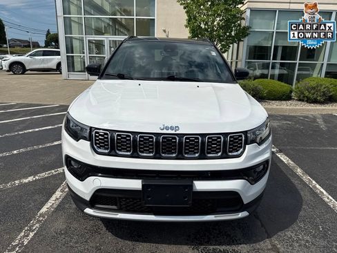 Used 2025 Jeep Compass Limited w/ Sun & Sound Group AWD/4WD image 8