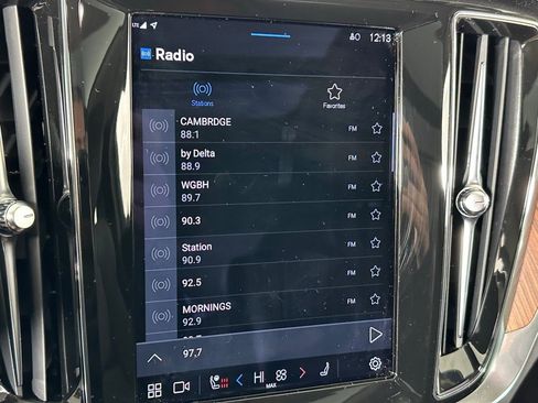 New 2024 Volvo S60 B5 Plus w/ Climate Package image 26