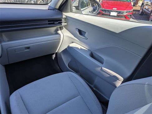 Used 2024 Hyundai Kona SEL image 17