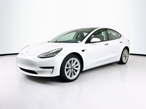 Used 2022 Tesla Model 3 RWD image 3
