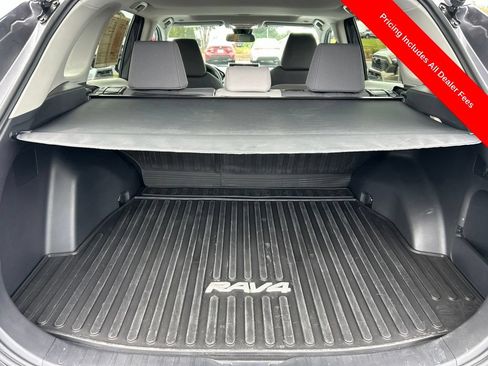 Used 2023 Toyota RAV4 XLE w/ Convenience Package FWD image 17