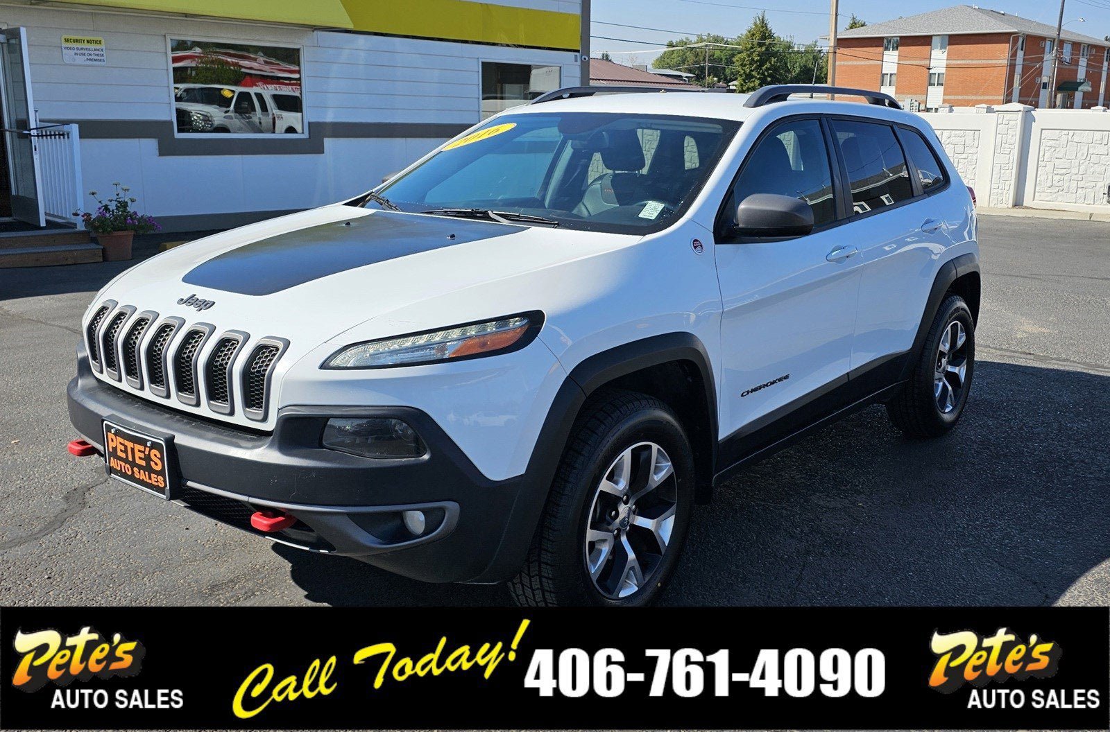 Used 2016 Jeep Cherokee Trailhawk AWD/4WD image 8