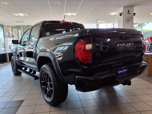 New 2026 GMC Canyon Denali w/ LPO, Denali Black Edition AWD/4WD image 9