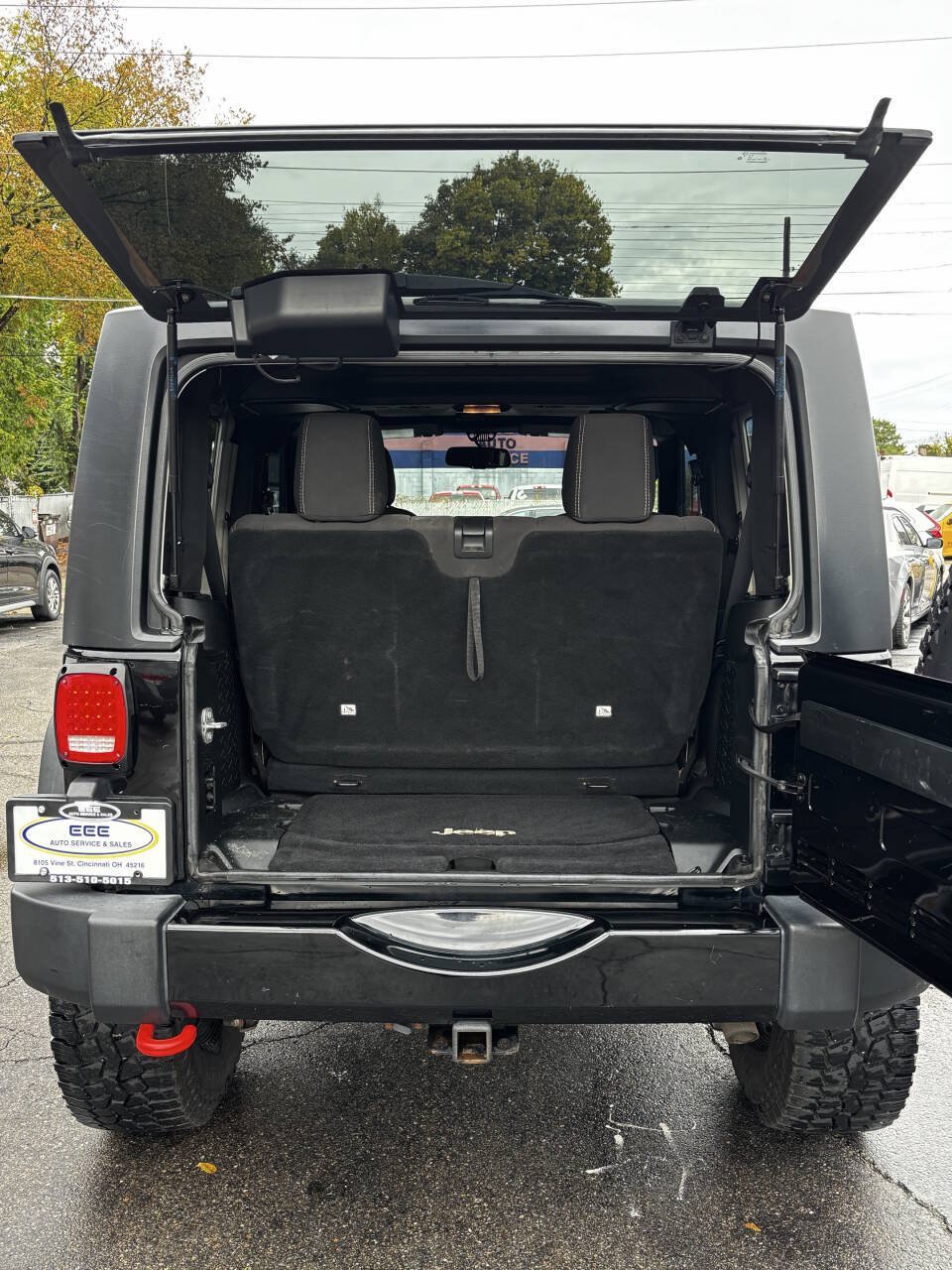 Used 2017 Jeep Wrangler Rubicon w/ Power Convenience Group AWD/4WD image 12