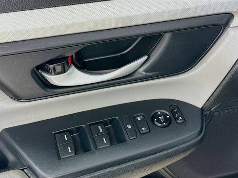 Used 2017 Honda CR-V LX image 20