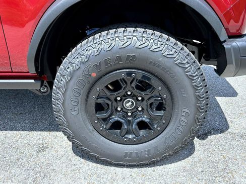 New 2026 Ford Bronco Badlands w/ Sasquatch Package AWD/4WD image 18