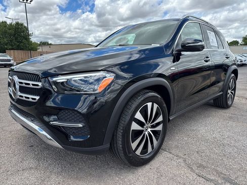 Used 2025 Mercedes-Benz GLE 450e 4MATIC w/ Driver Assistance Package image 3