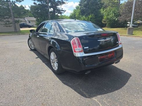 Used 2013 Chrysler 300 C w/ Harman Kardon Audio Group AWD/4WD image 4
