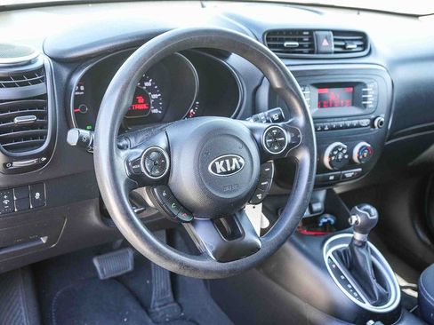 Used 2014 Kia Soul FWD image 15