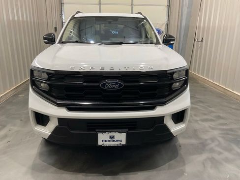 Used 2025 Ford Expedition Active AWD/4WD image 5
