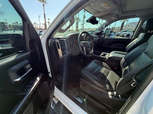 Used 2016 GMC Sierra 2500 Denali w/ Duramax Plus Package AWD/4WD image 5