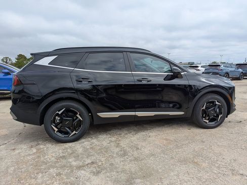 New 2026 Kia Sportage EX FWD image 9