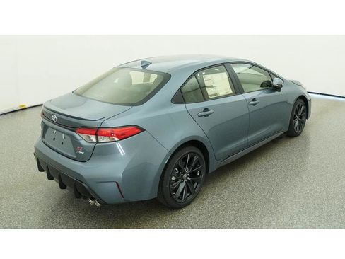 Used 2026 Toyota Corolla SE w/ SE Premium Package FWD image 9