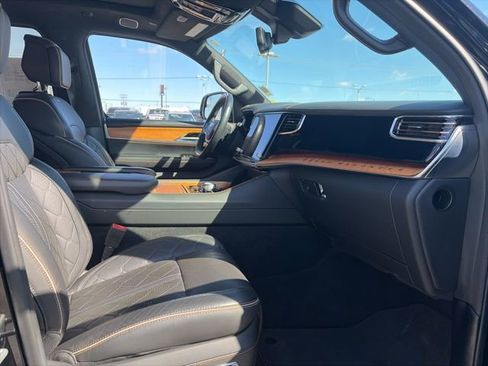 Certified 2022 Jeep Grand Wagoneer Series III AWD/4WD image 14