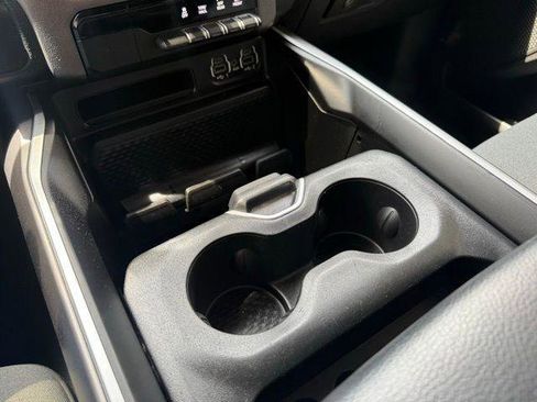 Used 2022 RAM 1500 Big Horn AWD/4WD image 9