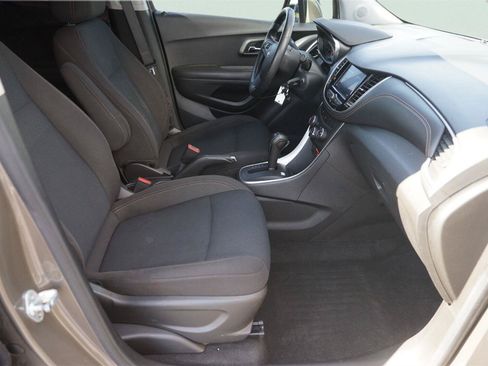 Used 2020 Chevrolet Trax LS w/ Tint and Cruise Package FWD image 18