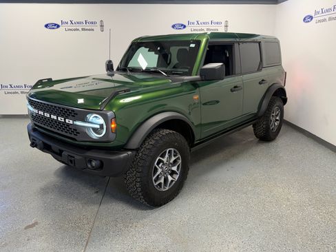 Used 2025 Ford Bronco Badlands AWD/4WD image 3