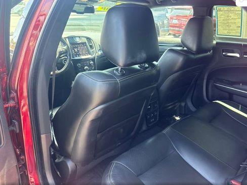Used 2022 Chrysler 300 S w/ Comfort Group RWD image 6