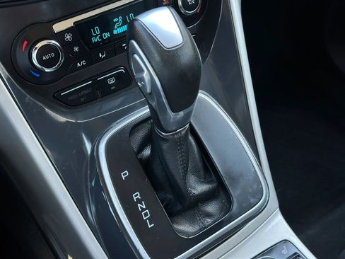 Used 2013 Ford C-MAX SEL FWD image 40