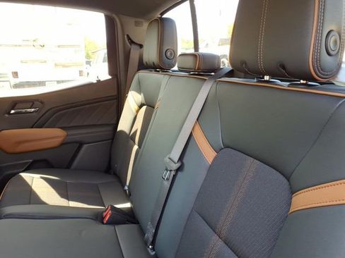 New 2026 GMC Canyon AT4 AWD/4WD image 11