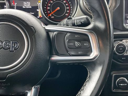 Used 2020 Jeep Wrangler Unlimited Sahara w/ Uconnect 4C Nav & Sound Group image 23