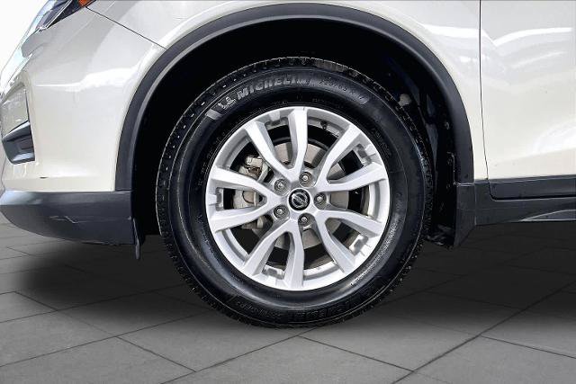 Certified 2020 Nissan Rogue SV FWD image 11